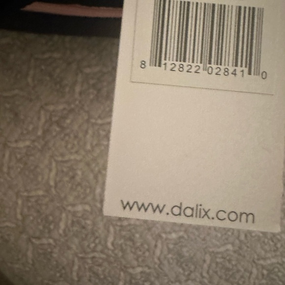 Chic Pink and Black Women's Gym/Sports/Travel Bag New - Picture 6 of 7